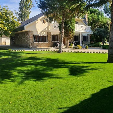 Villa Monika Alpedrete Buitenkant foto